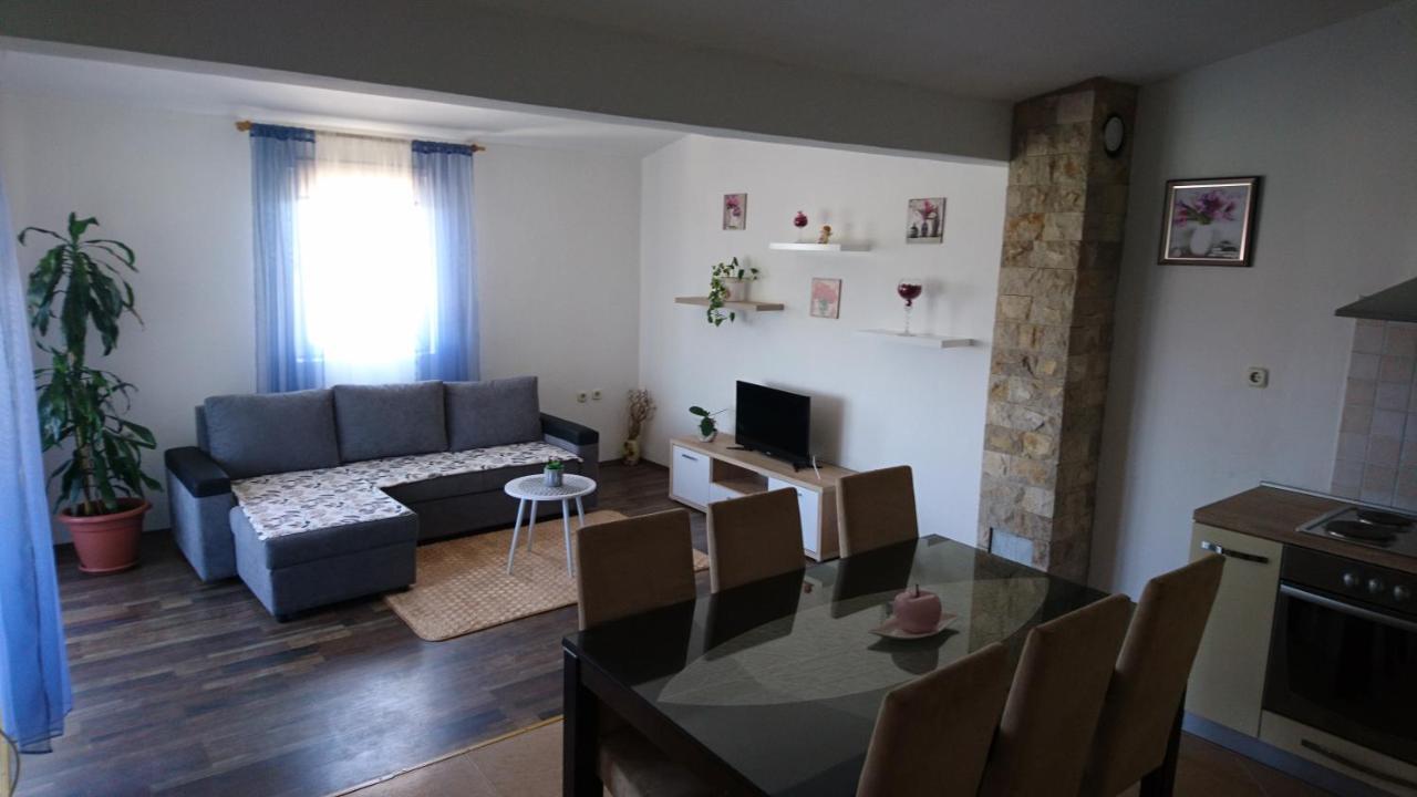 Vuleta Apartman *